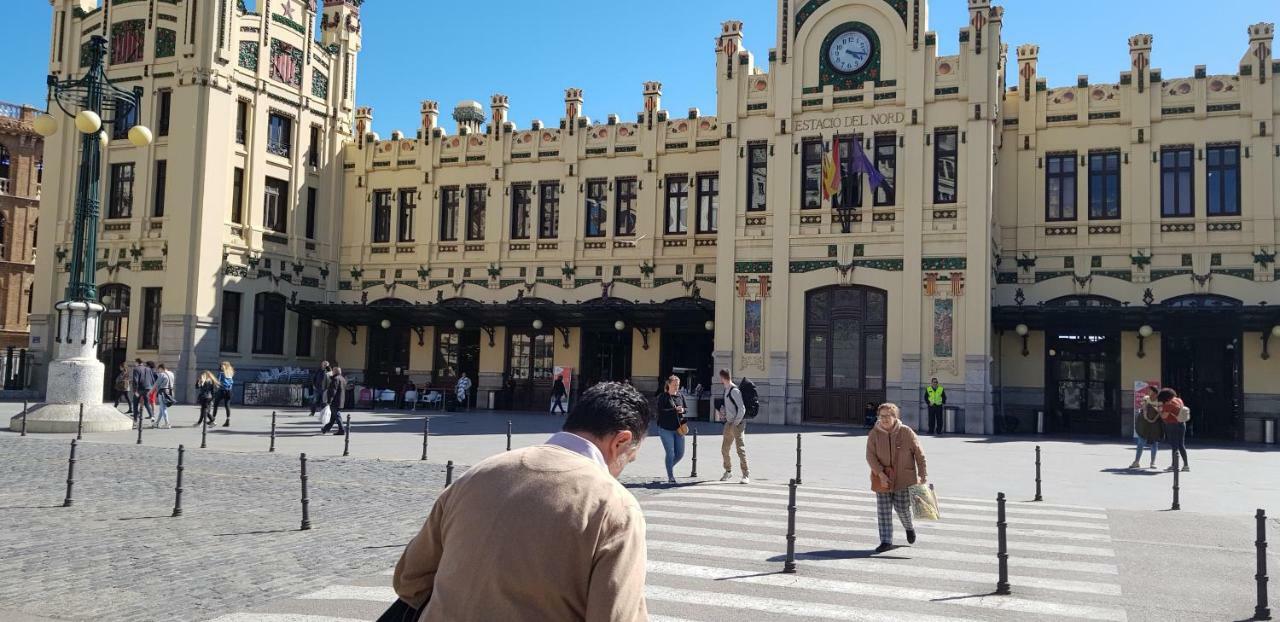 Edificio Tiziano Mercado Central Valencia Eksteriør billede